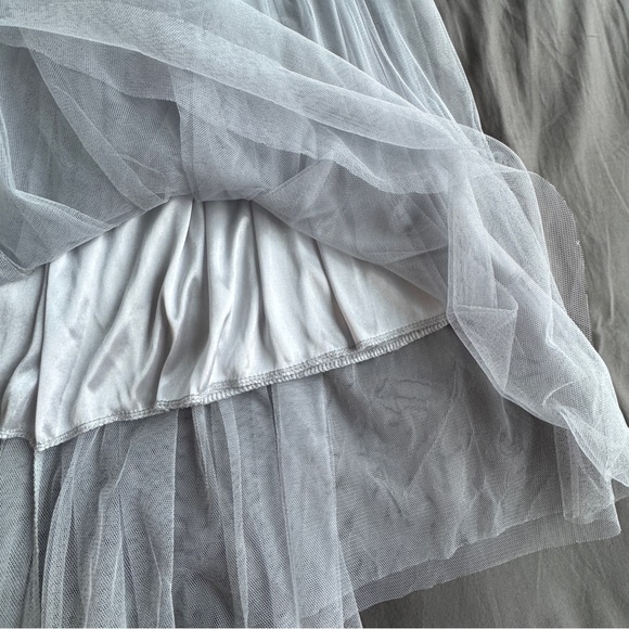 Elegant Grey Midi Tulle Skirt - Picture 4 of 4